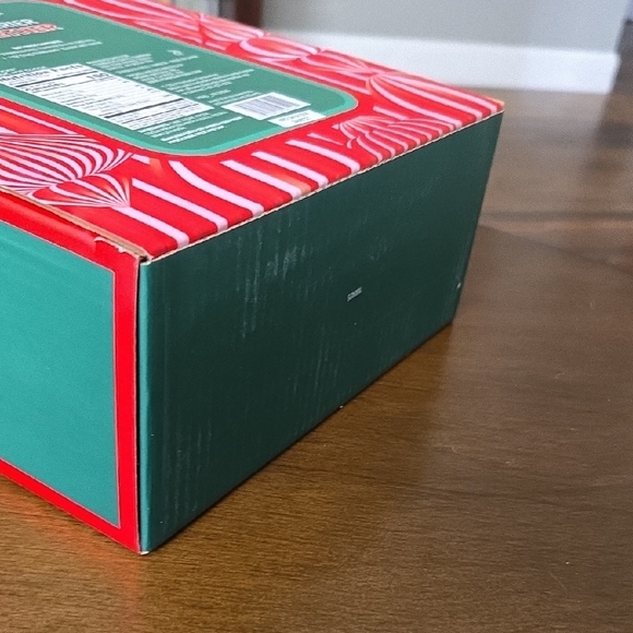 Starbucks Red Tumbler and Hot Cocoa Gift Set - Picture 10 of 11